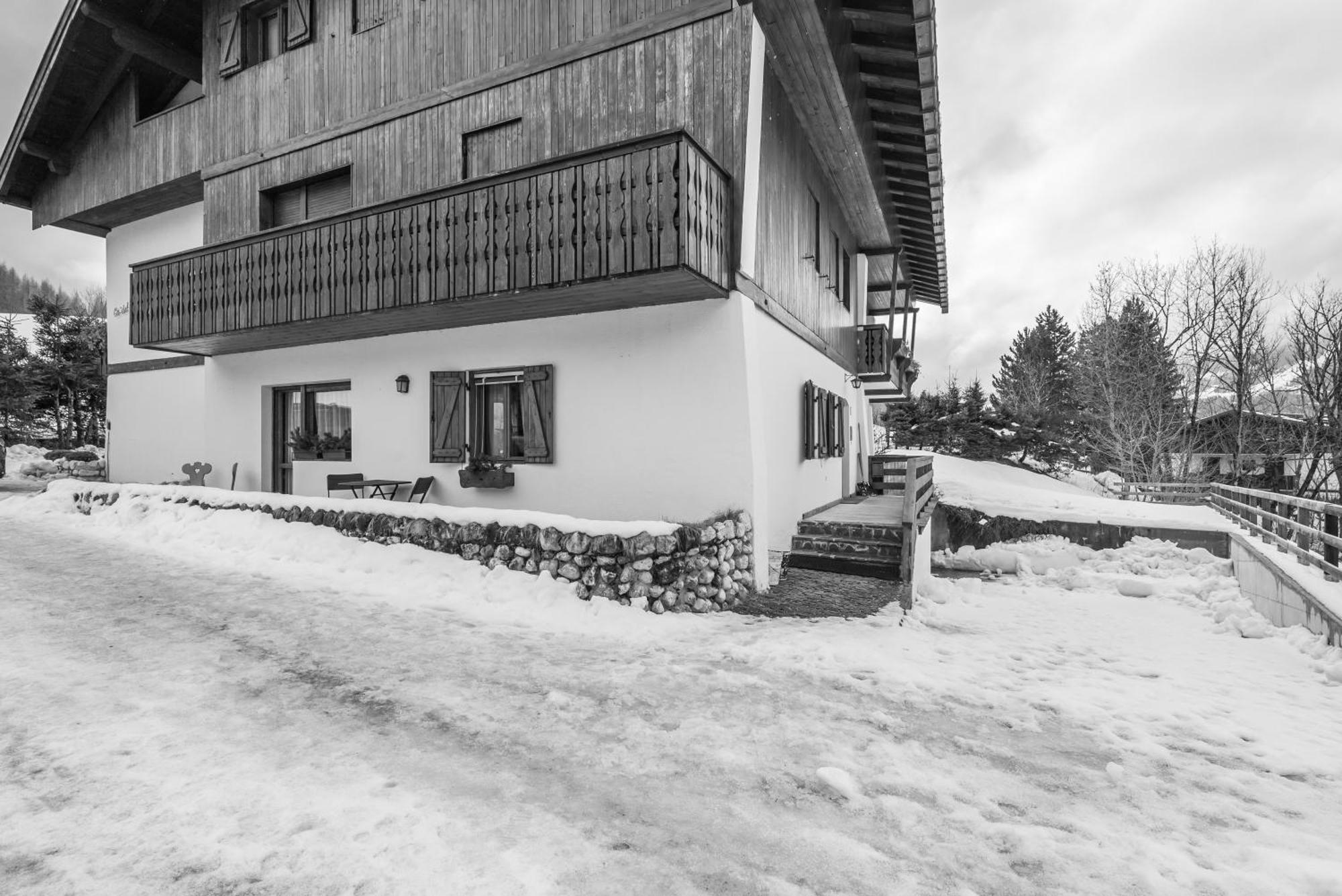 Ca' Dello Scoiattolo Apartment Кортина д'Ампецо Екстериор снимка